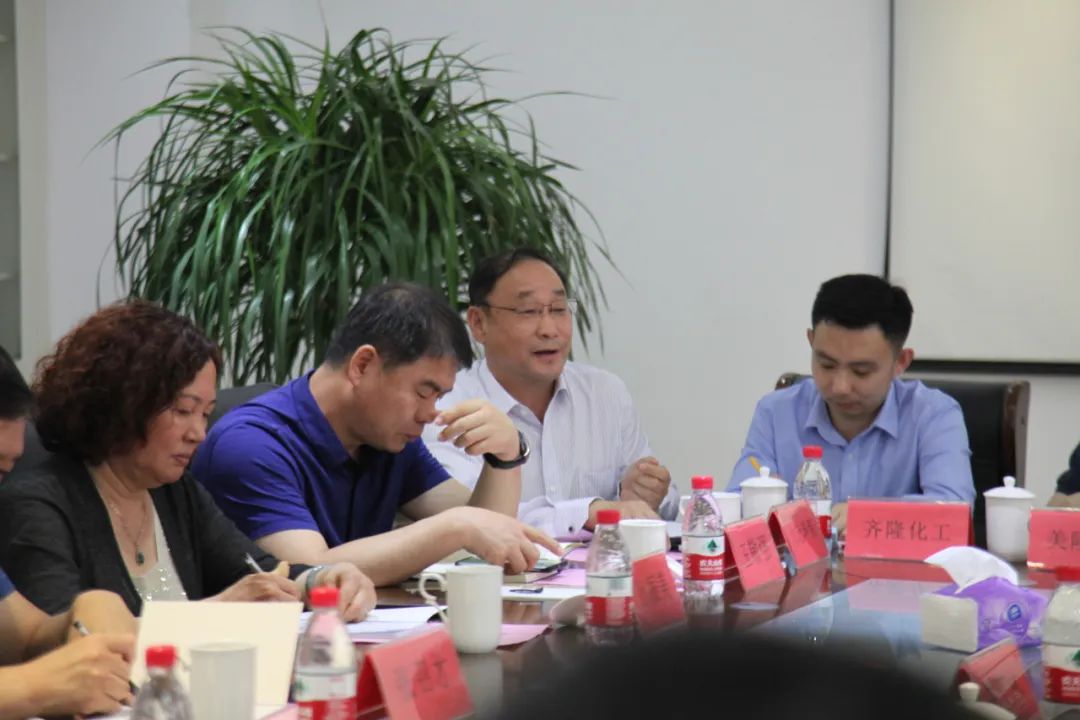 文（wén）遠環保公（gōng）司領導在調（diào）研（yán）會上闡述公司經營情況，城鄉汙水（shuǐ）治理項目建設情況等